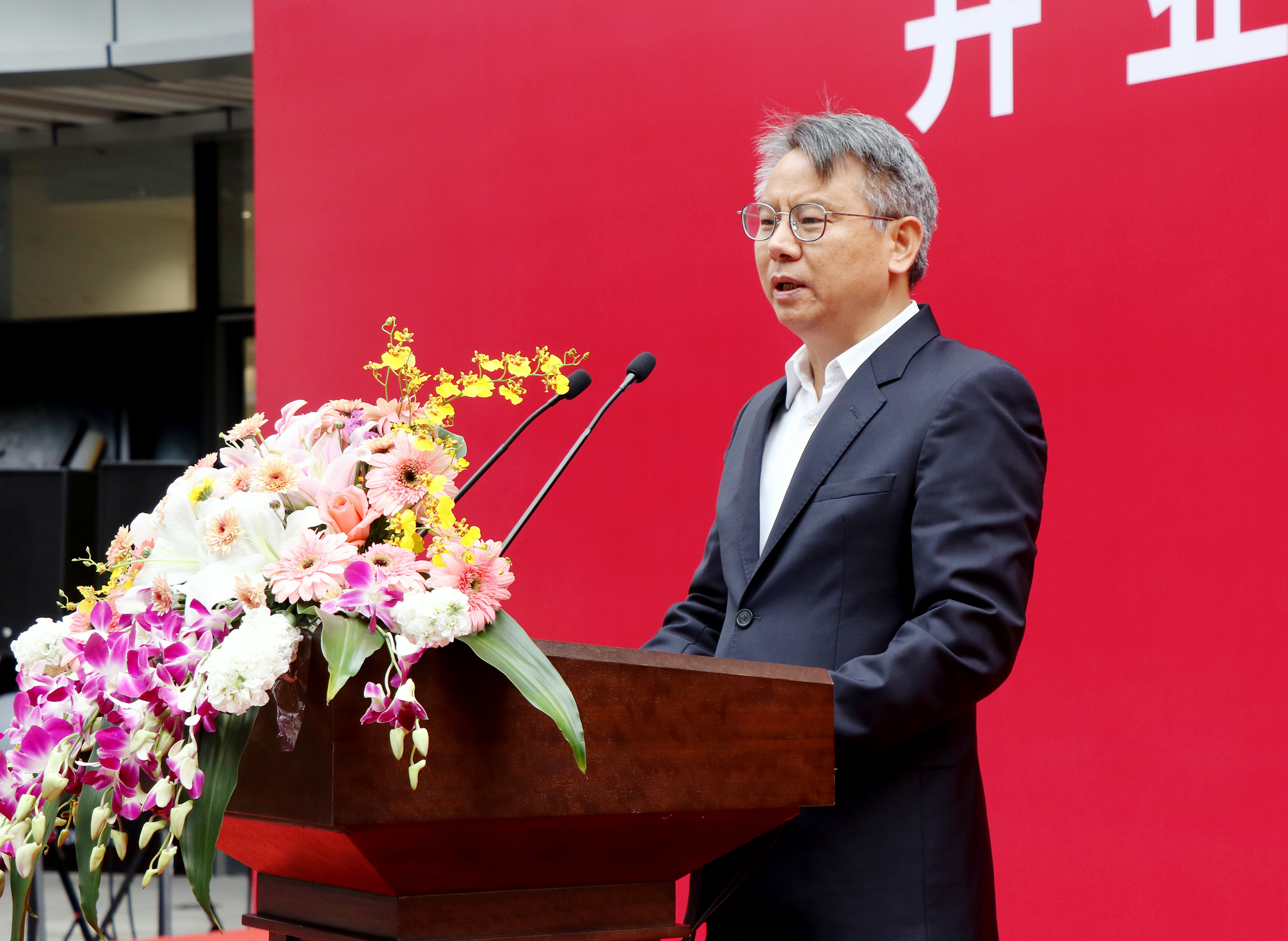 2、海南省政府劉平治副省長(zhǎng).jpg
