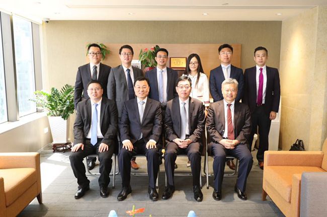 外交部駐港公署謝鋒特派員赴集團(tuán)香港簽證申請(qǐng)服務(wù)中心調(diào)研（圖）