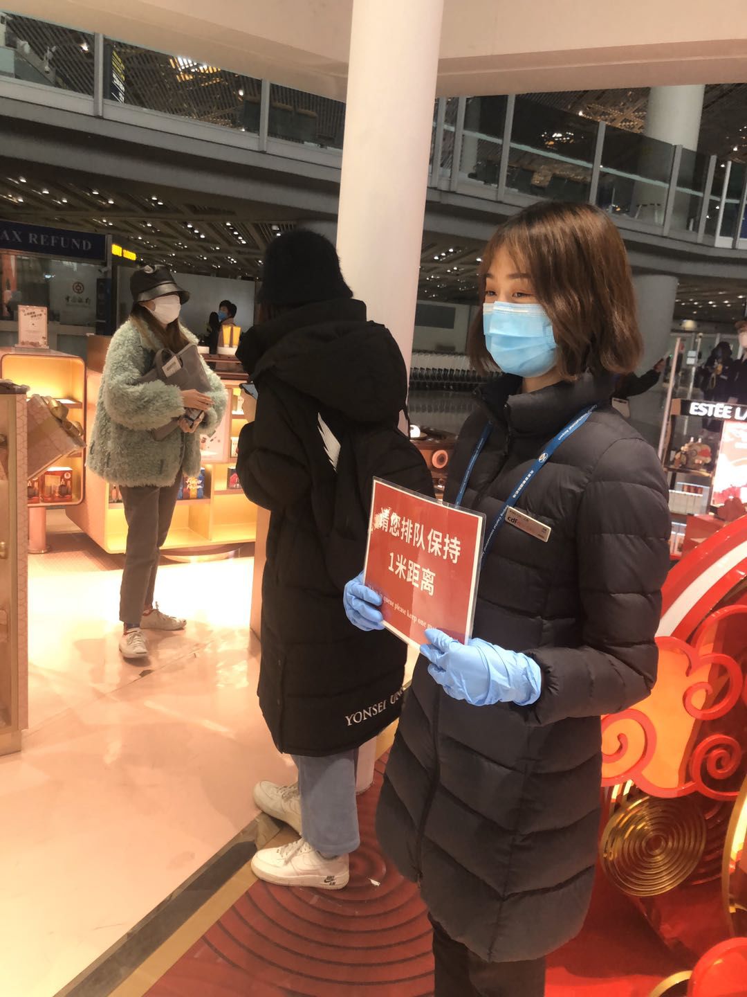 【中國免稅人在行動·一線直擊篇】之十五： 不畏艱險戰(zhàn)疫情，無私奉獻顯大愛